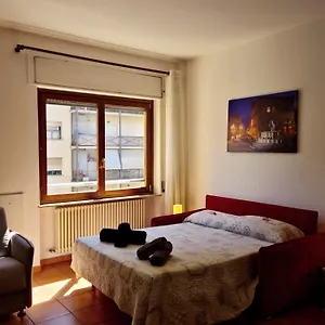  Apartament Ampio E Luminoso Monolocale